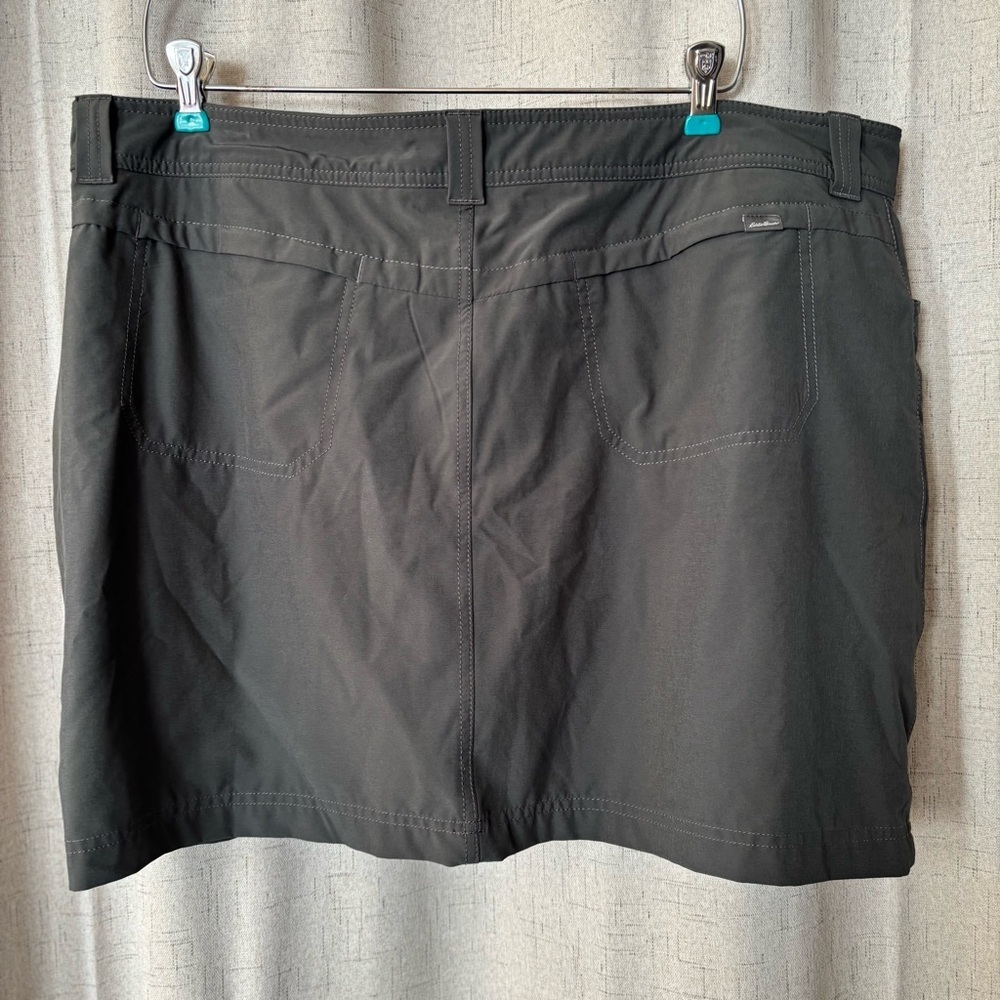 Eddie Bauer Women's Plus Size 18 Gray Skort with lining‎ and pockets. - Picture 2 of 7